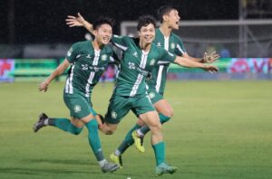 Cú sút đá phạt của Công Phượng không chỉ mang lại niềm vui cho CLB Bình Phước
