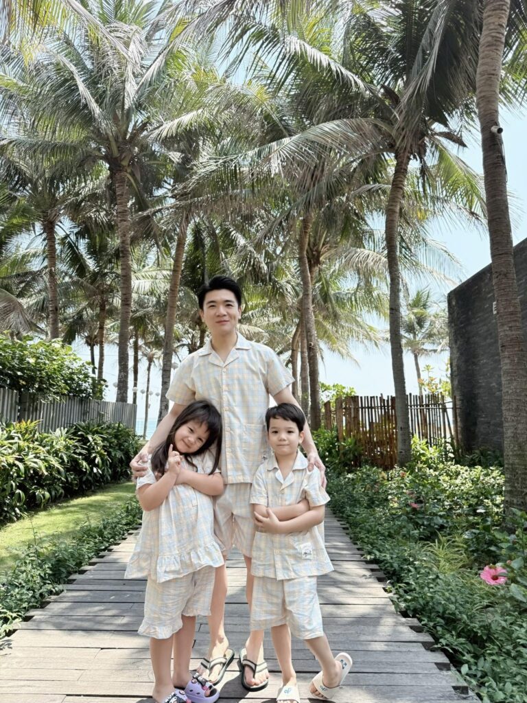 Qua những thách thức và niềm vui, họ đã xây dựng một mái ấm đầy yêu thương của Mỹ Linh.